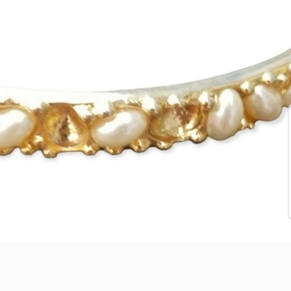 KENNETH JAY LANE DESIGNER GOLDTONED BANGLE WITH FAUX PEARLS - Picture 5 of 6